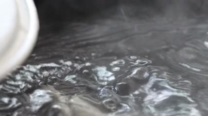 实拍饺子煮水饺过程视频素材