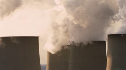 实拍环境污染-工厂烟冲排放