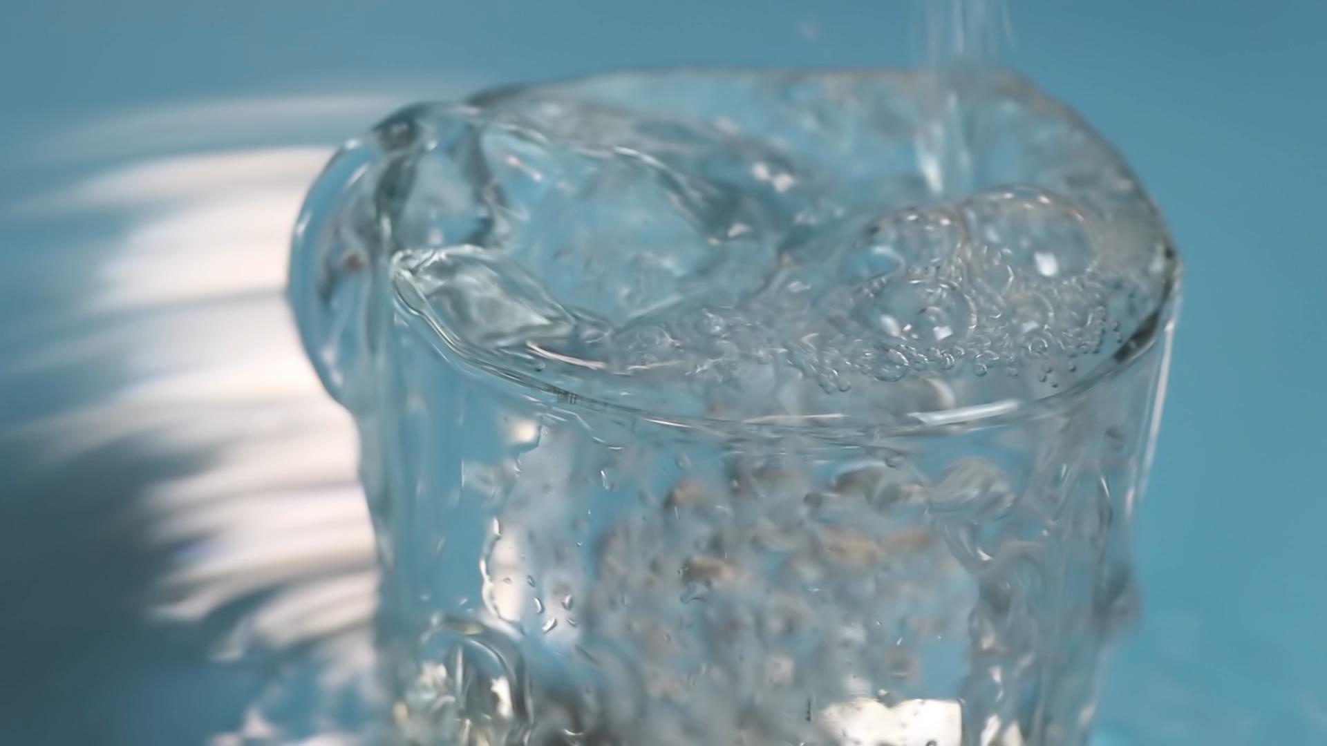 【升格慢镜头】水资源水元素水酒白酒纯净水