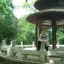 妞：妳請繼續(xù)