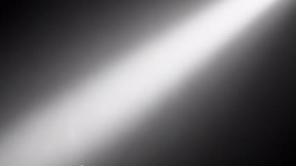光线被烟雾笼罩着