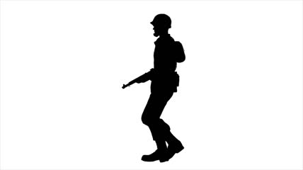 士兵托枪前进视频素材