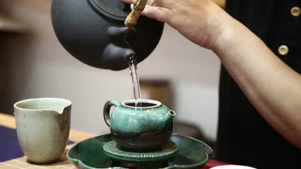 手工陶瓷制作沏茶杯