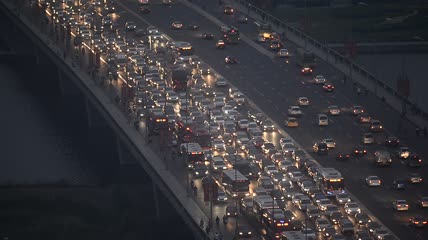 太原迎泽大桥堵车下班高峰期交通宣传实拍视频素材