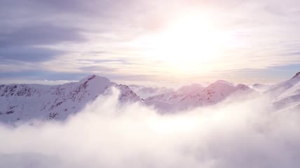 阳光照射喜马拉雅雪山视频素材