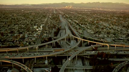航拍城市公道 城市道路交通车流高架立交桥上的车流高清实拍