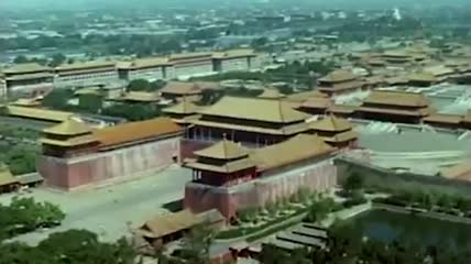 25.上世纪八十年代初北京故宫乾隆画像