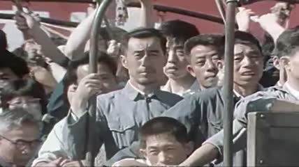 4.1972中国上海钢铁总厂工人上班