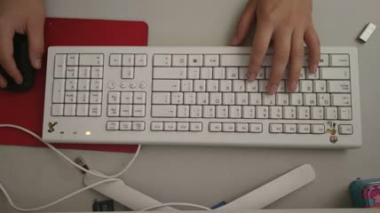 键盘打字电脑前工作