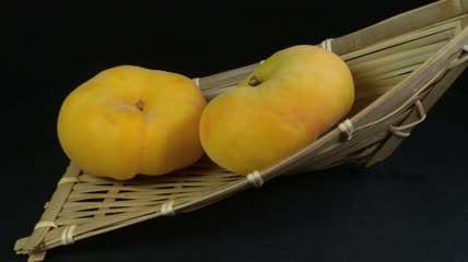蟠桃水果果实4K实拍视频（4）