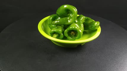 新鲜生态螺丝椒蔬菜食品4K实拍视频（8）