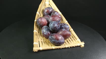 水果西梅食材食物4K实拍视频（1）