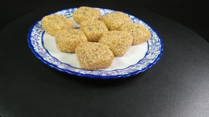 静物美食糕点甜点零食芝麻糯米粑粑4K实拍视频（1）