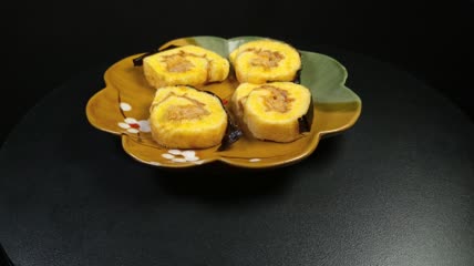 美食甜点海苔蛋糕4K实拍视频（4）