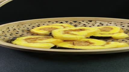 美食甜点海苔蛋糕4K实拍视频