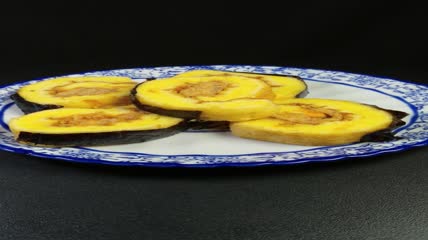 美食甜点海苔蛋糕4K实拍视频