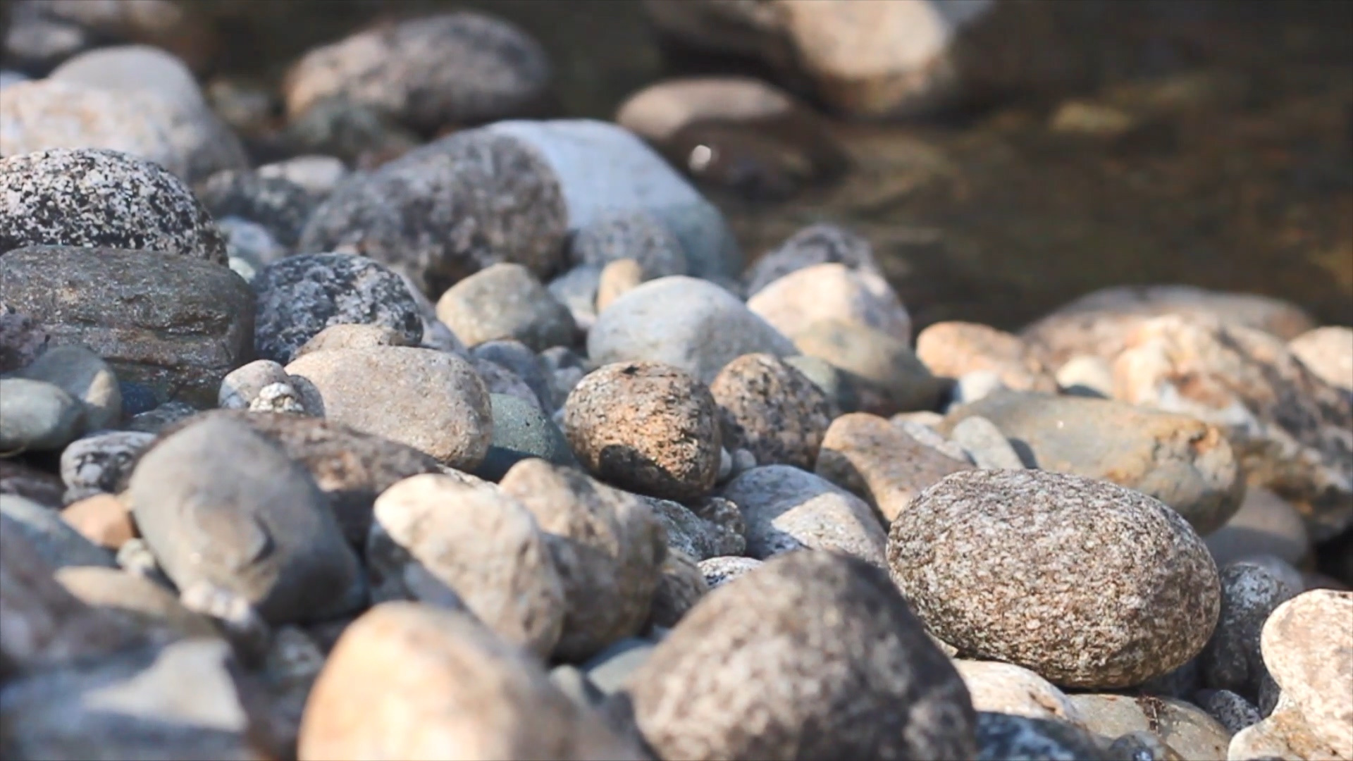 石头河流小溪视频素材