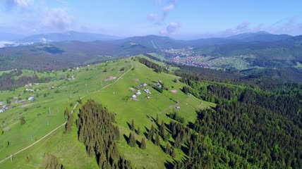 航拍山地乡村房屋