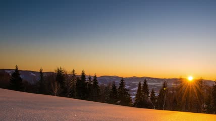 雪山日出延时实拍