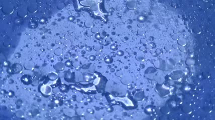 透明塑料上的水滴视频