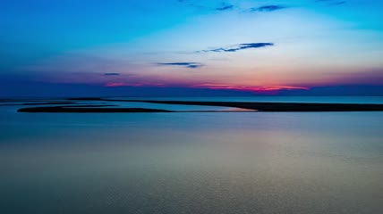 从河流上看日出