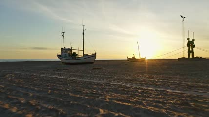 海边灿烂的日出