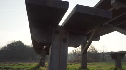 乡村野餐桌底