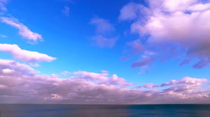 多云的天空_色彩艳丽