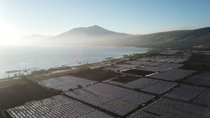 海岸附近的温室航拍