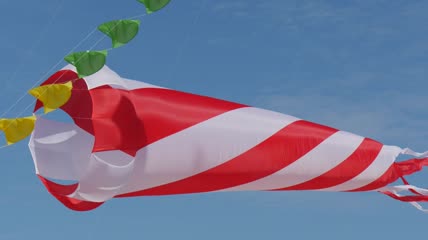 天空中的锥形风筝
