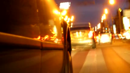 从汽车侧面看城市交通实拍