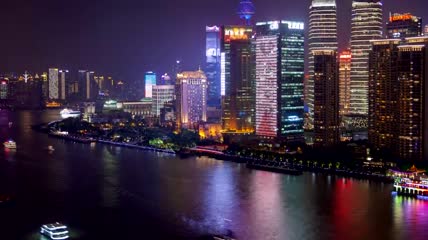 夜色中的上海江城摩天大楼