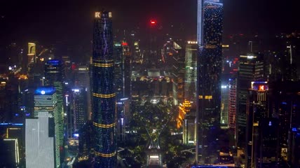 夜色中闪烁的城市建筑