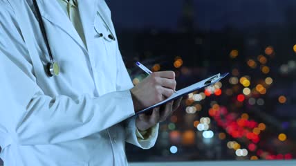 医生开了一张没有重点街道背景的处方