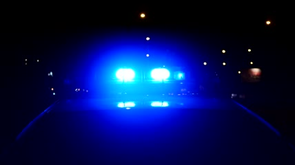 警车车灯闪烁特写实拍