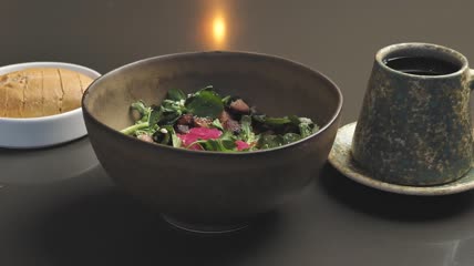 带食物的手工餐具特写实拍
