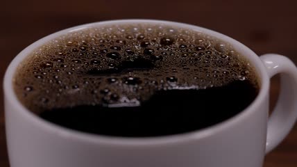 满满一杯咖啡特写实拍