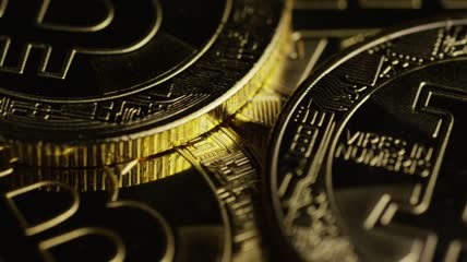 这堆比特币的特写镜头视频
