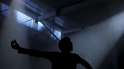 舞者剪影特写实拍