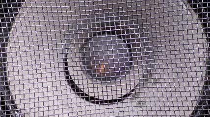 扬声器振动的特写镜头