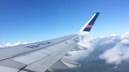 从飞机的窗户看天空视频