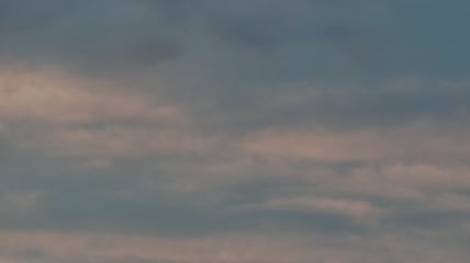 多云的天空渐渐暗下来实拍