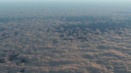 飞越高空小云云层视频