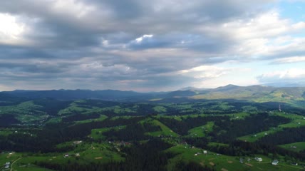 高山峡谷广阔风景鸟瞰