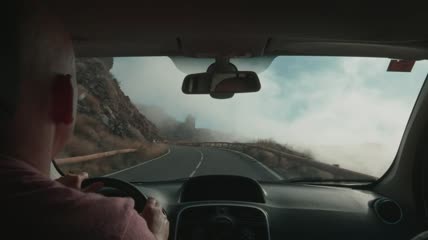 驾车行驶在特内里费岛的火山路上视频