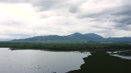 平原远处景观实拍