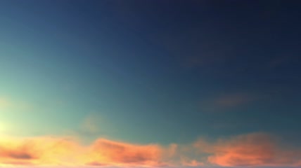 日落时分天空中的云随风飘荡实拍