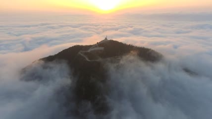 山顶的日出