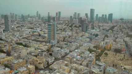 特拉维夫上空多云的天空实拍
