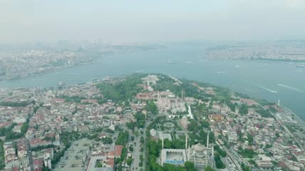 伊斯坦布尔上空薄雾航拍